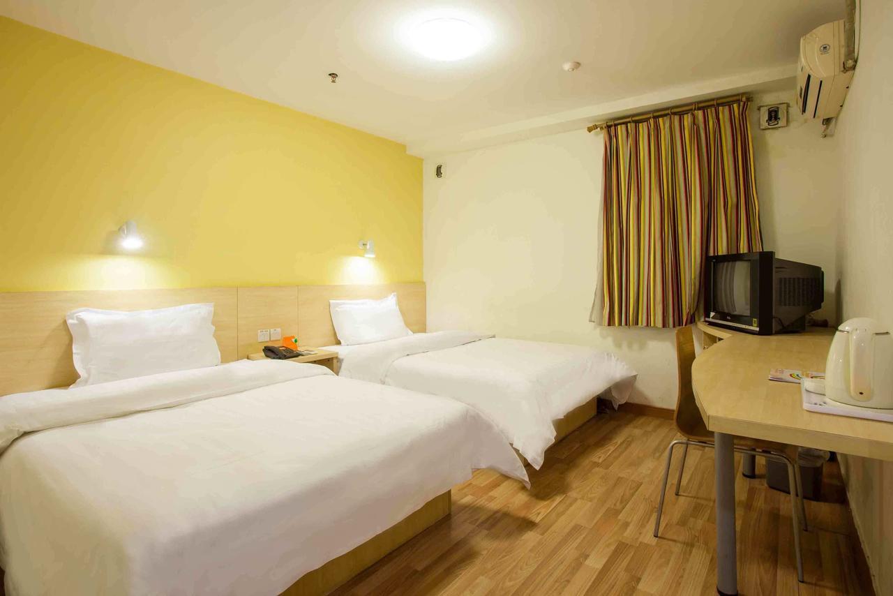 7Days Inn Wuhan Airport Panlong City Экстерьер фото